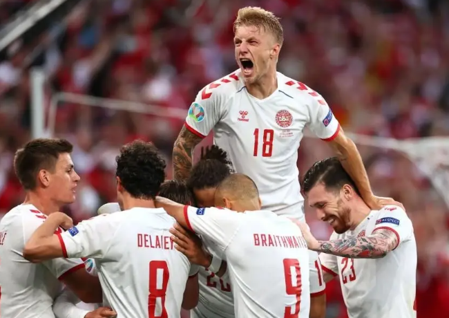 波兰轻取多特蒙德，奥亚尔萨瓦尔惊艳四座