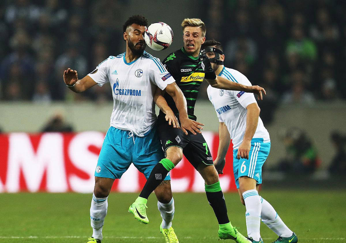 沙尔克在比赛中取得胜利，球员表现出色