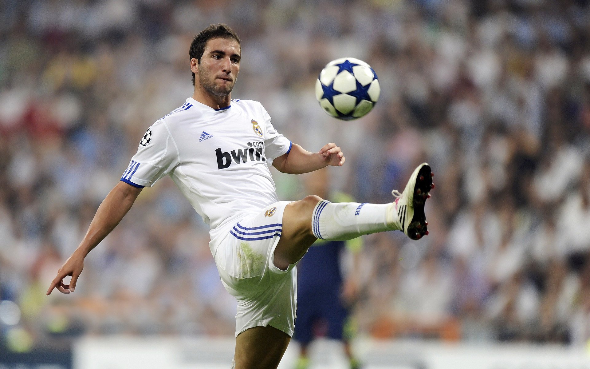 苏格兰风暴席卷圣西罗,英超争冠悬念再添变数