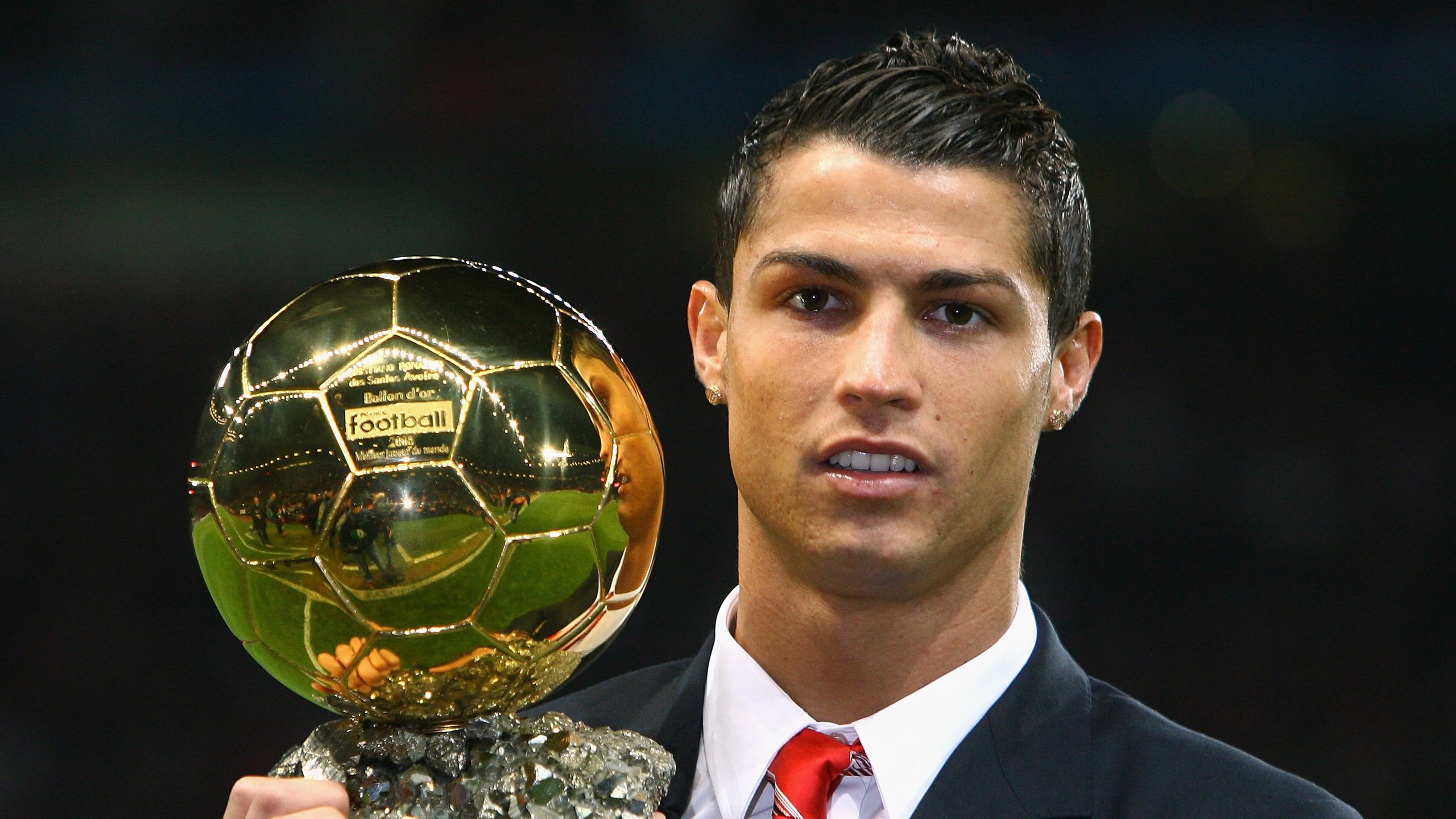 赛道上的独舞者，凯恩在F1街道赛之夜拉开决定性差距